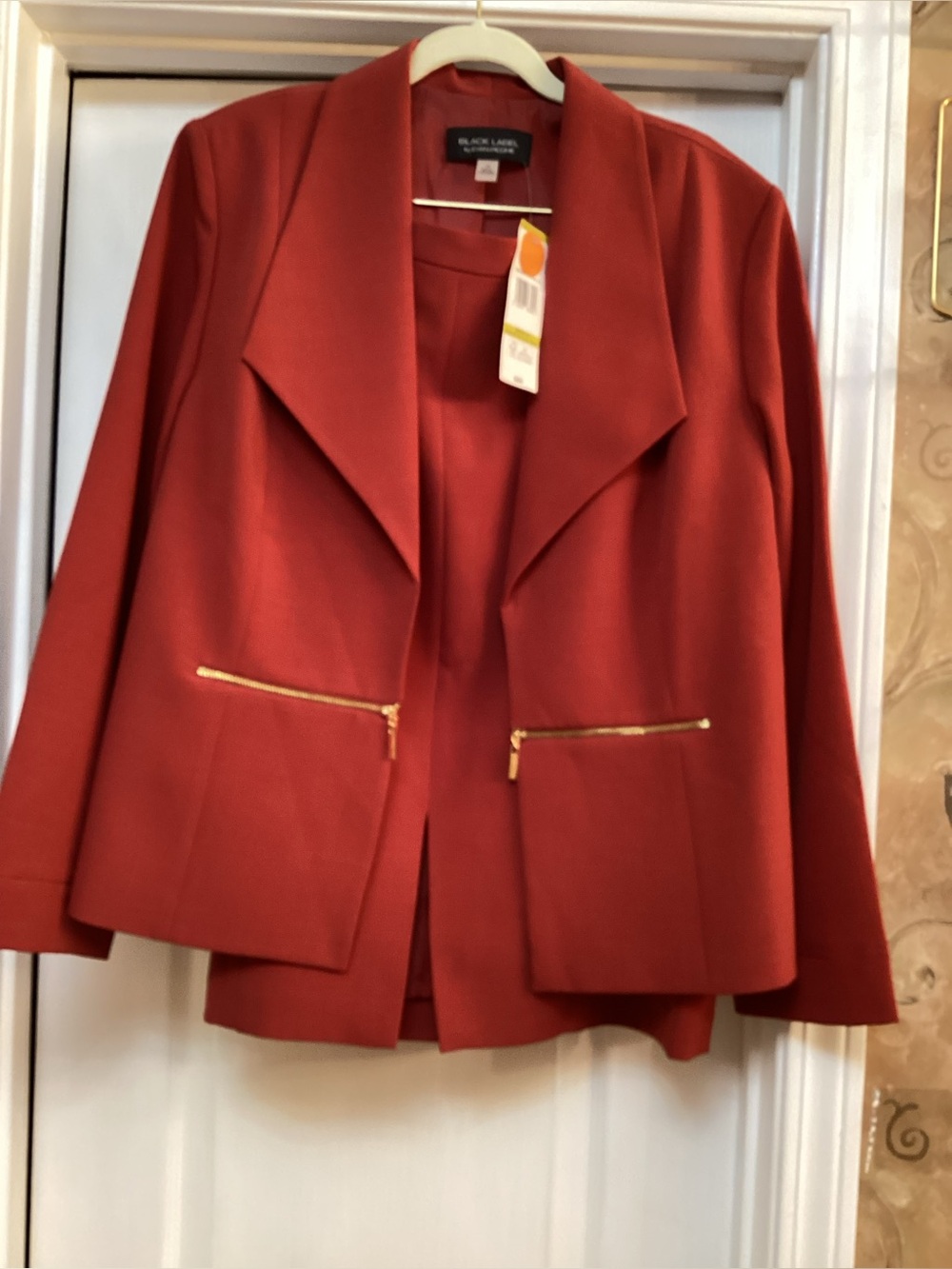 Evan-Picone 2 pcs suit Open-Front Blazer with Gold Zipper and skirt sizes 14/16